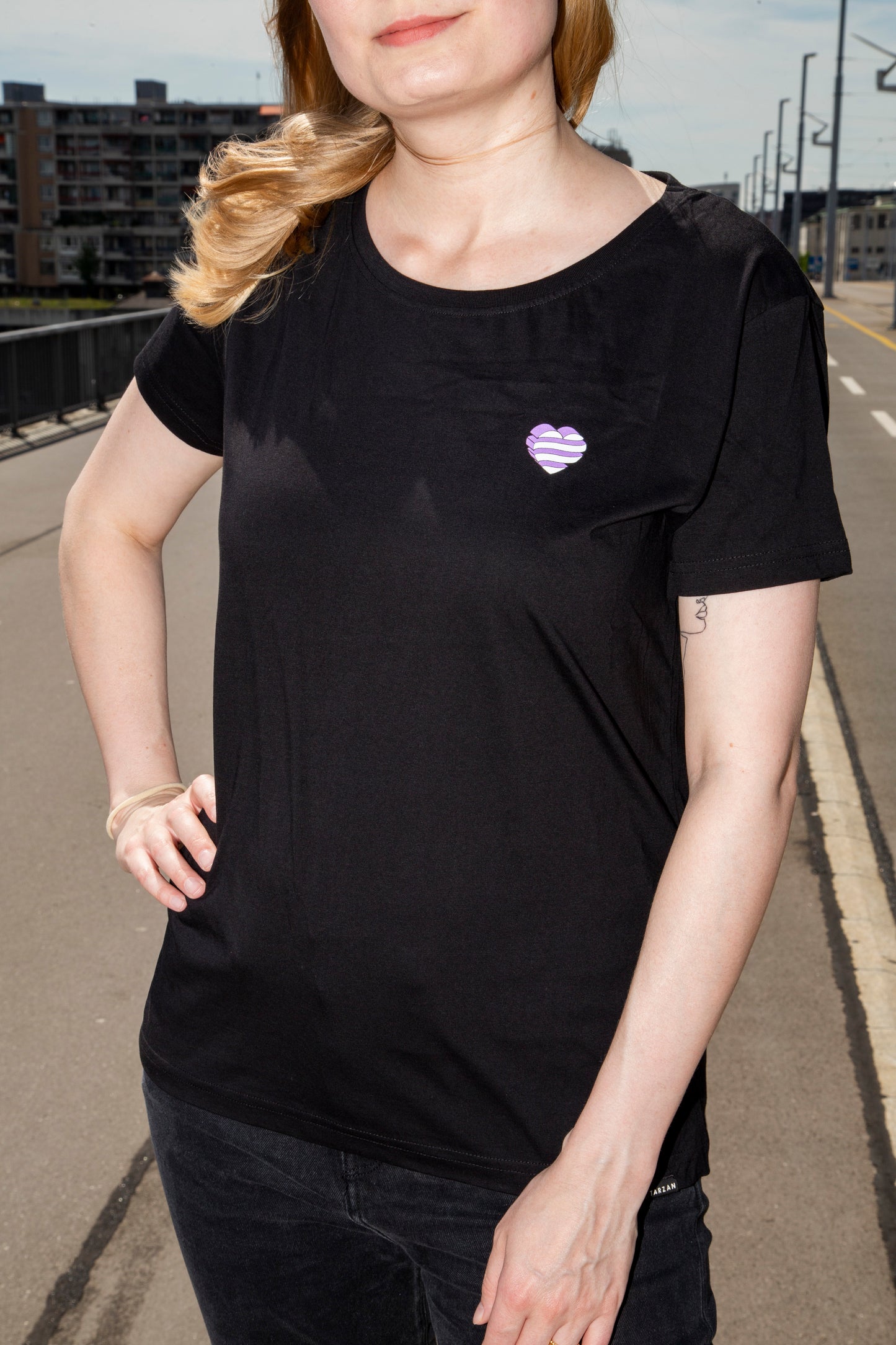 T-Shirt in schwarz